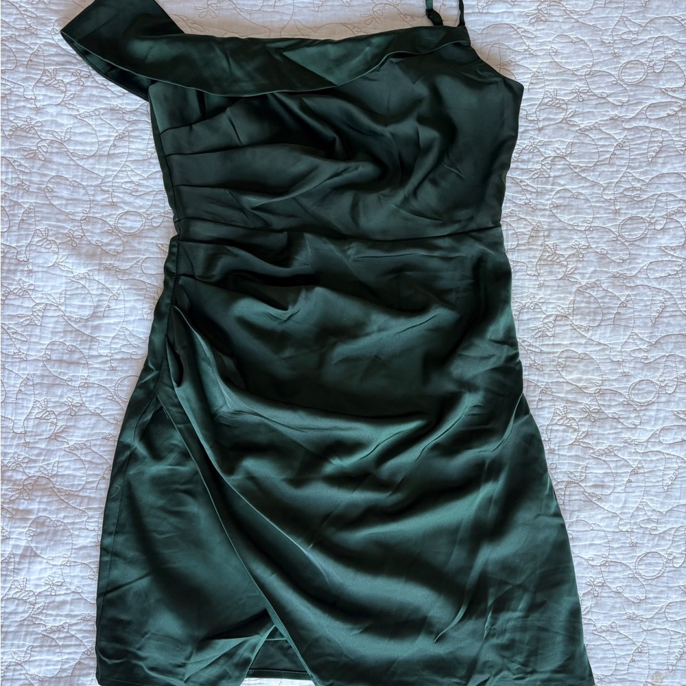 Lulu's Dark One-Shoulder Dress—Green